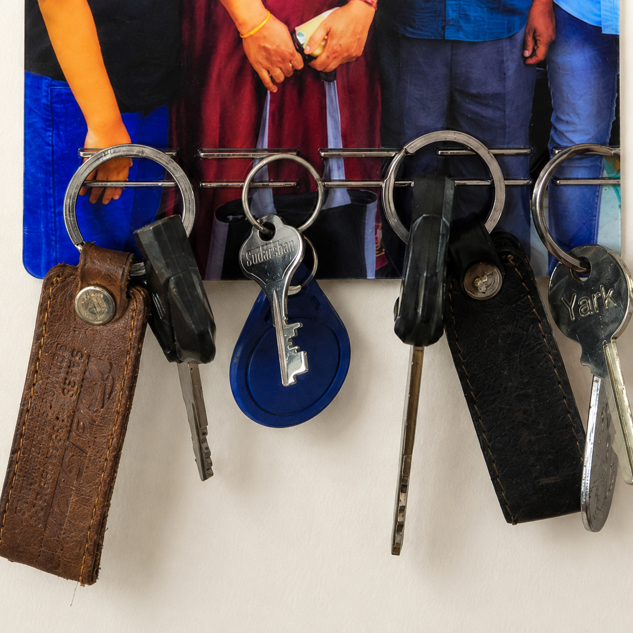 UV Photo Frame With Magnetic Keyholder (Coustomisable)